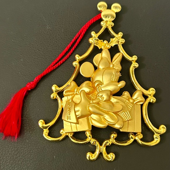 Disney’s Minnie Mouse 3-D Gold Ornament - Picture 1 of 15